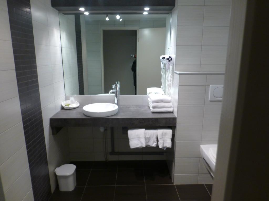 Logis Le Bourguignon Hotel Beze ภายนอก รูปภาพ